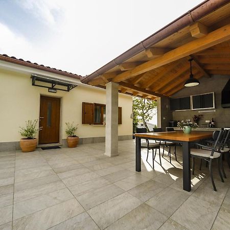 Casa Tilia Villa Sapjane Eksteriør billede